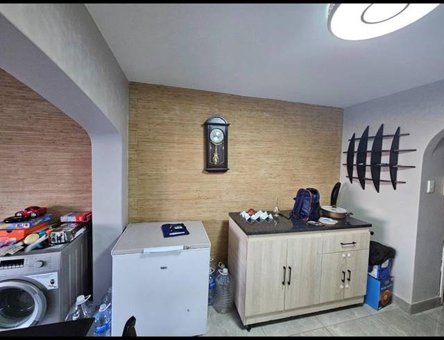 2 BEDROOM APARTMENT FOR SALE IN ESSENWOOD